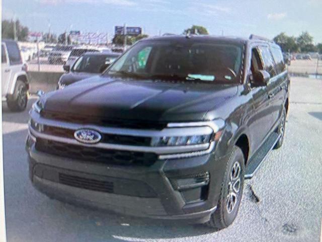 2022 ford expedition max xlt