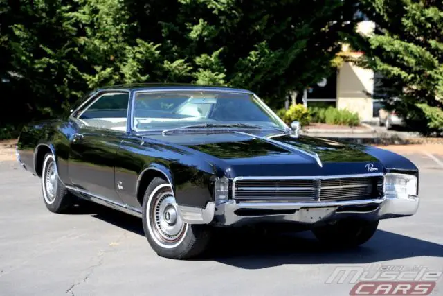 1967 buick riviera - lots of power options! nice driver
