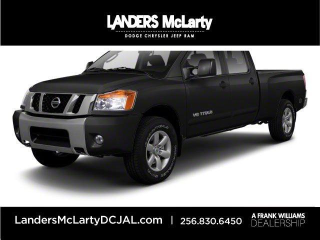 2010 nissan titan le