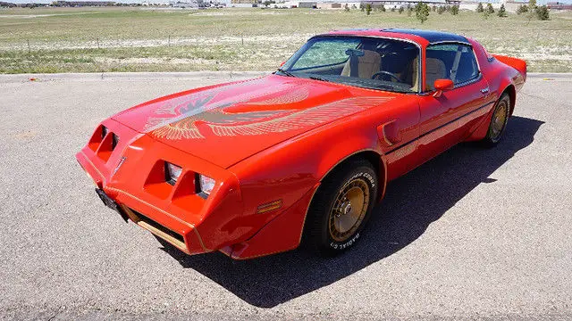 1981 red trans am! 350 votec, 3-speed auto, factory air, straight body! title tx