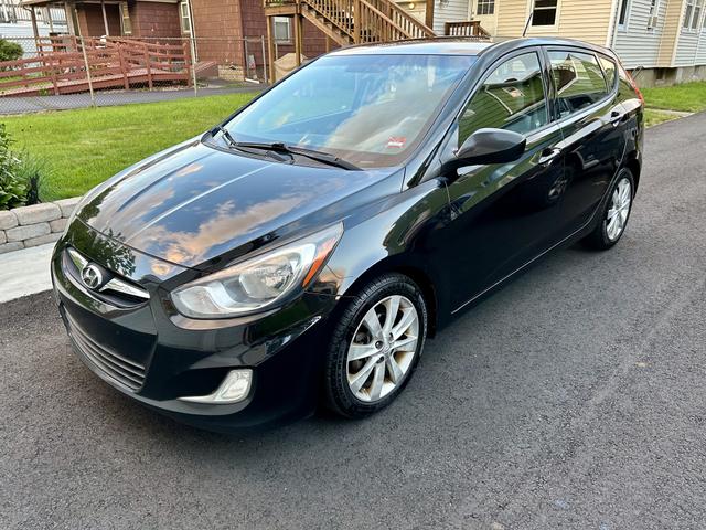 2012 hyundai accent se