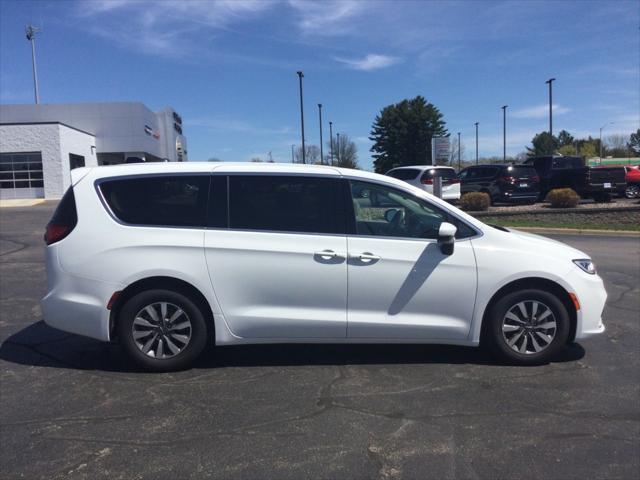 2023 chrysler pacifica hybrid touring l