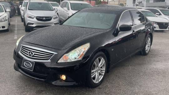 2015 Infiniti se