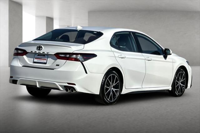2022 toyota camry se