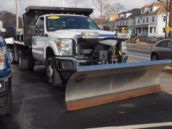 2015 ford f-350 super duty xl 4x4 xl 2dr regular cab 141 in. wb drw chassis for sale in beverly, massachusetts