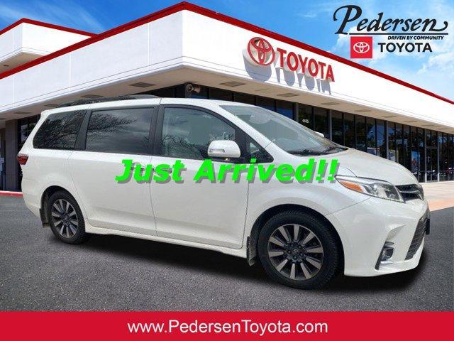 2018 toyota sienna limited