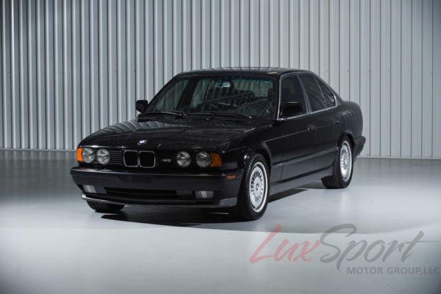 1991 bmw e34 m5 rare black/black 5-speed 93,000 miles fresh service pristine!!!
