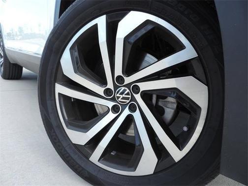 2020 volkswagen atlas cross sport in milwaukee, wisconsin