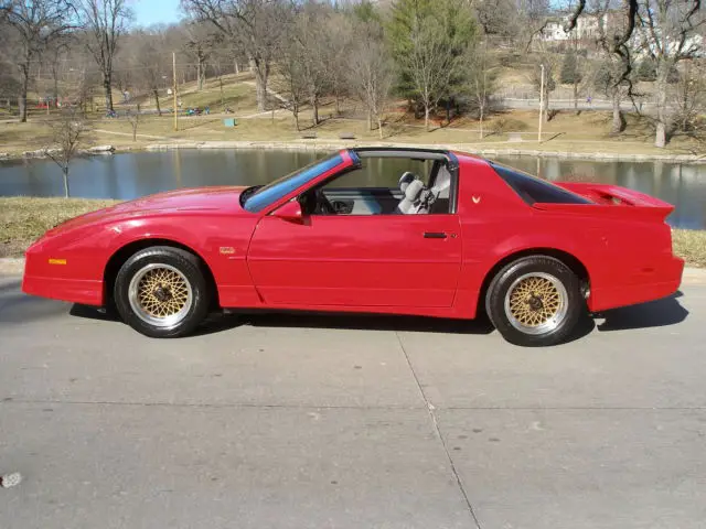 rare 5 speed t-top. 32,343 original miles. 5.0l v8 engine
