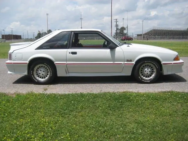 1990 gt 5.0 l manual white red interior