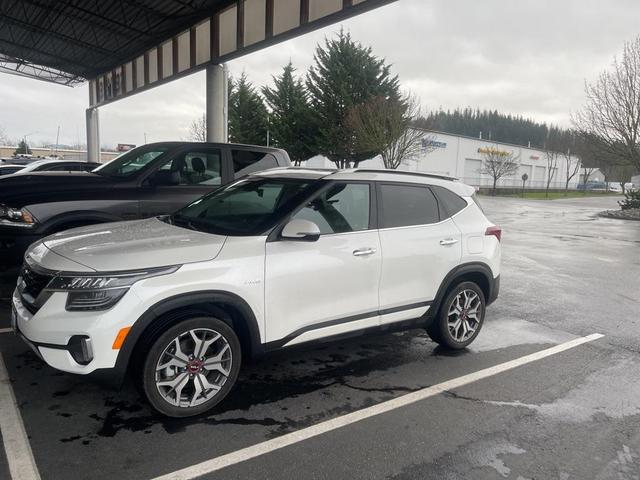 2022 kia seltos sx
