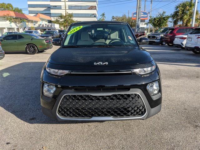 2022 kia soul lx