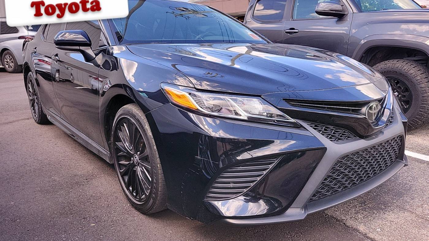 2020 toyota camry se