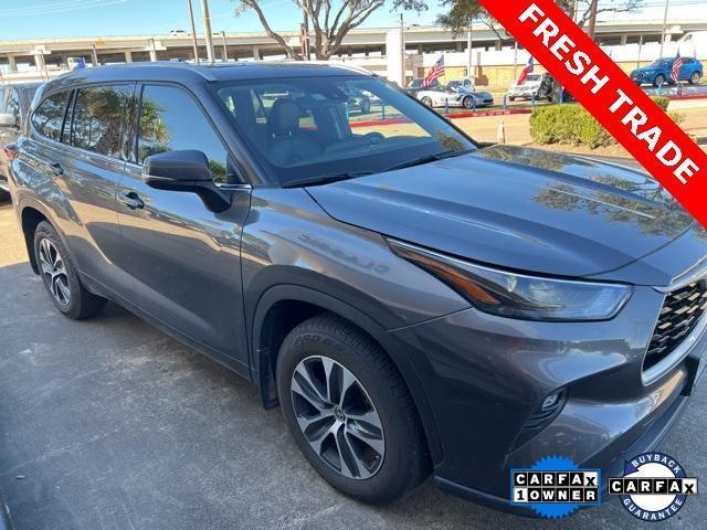 2022 toyota highlander xle