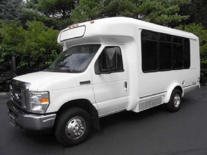 used 2009 ford e-350 shuttle bus for church tour and charter, 87,668 miles in westbury, ny