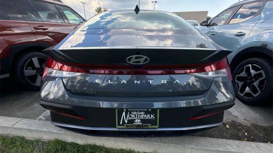new 2024 hyundai elantra se ivt