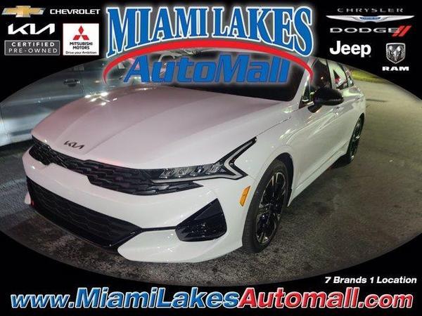 2022 kia k5 in hialeah, florida
