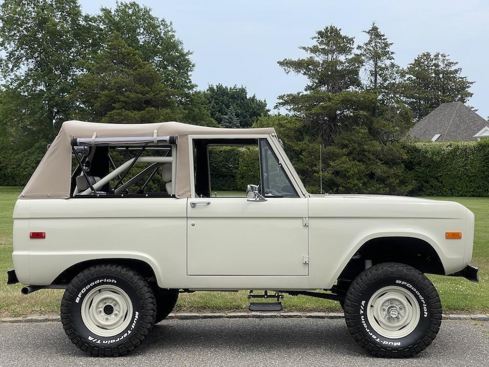 1970 ford bronco convertible 8 cylinder