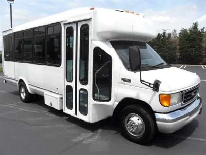 used 2004 ford e-450 wheelchair shuttle bus, 106,277 miles in westbury, ny