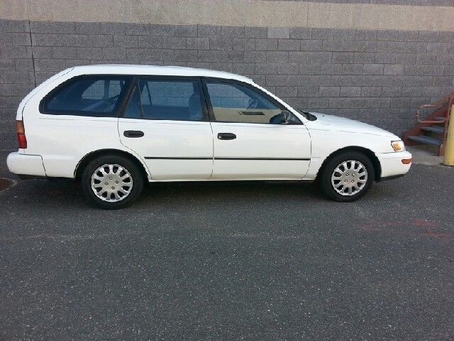 1994 toyota corolla 5dr wagon 4-spd auto 1.8l