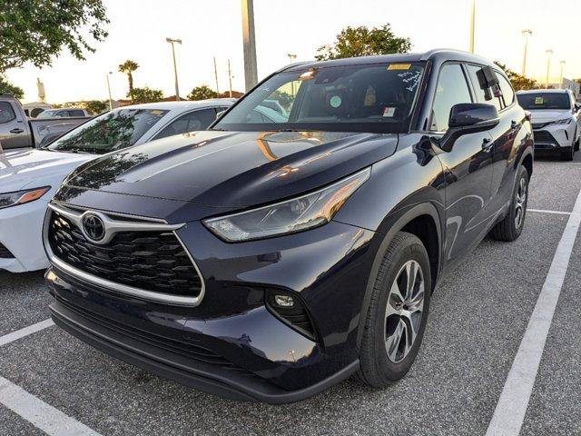 2022 toyota highlander xle