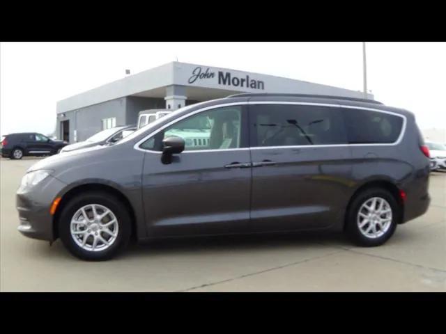 2022 chrysler pacifica touring l