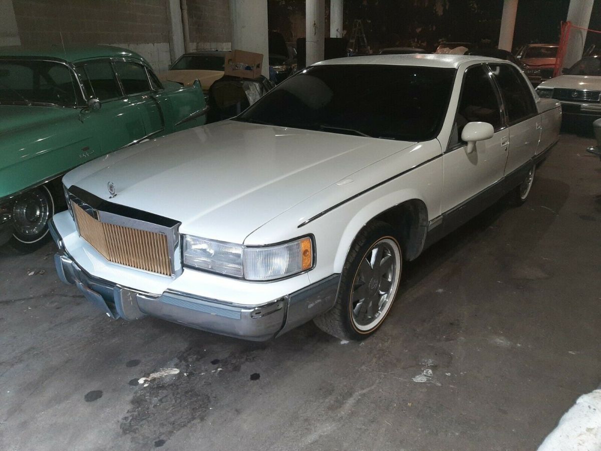 1993 cadillac fleetwood low miles