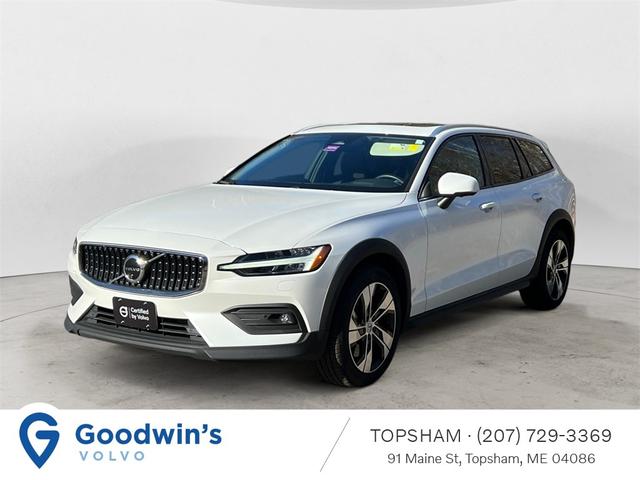2023 volvo v60 cross country b5 plus