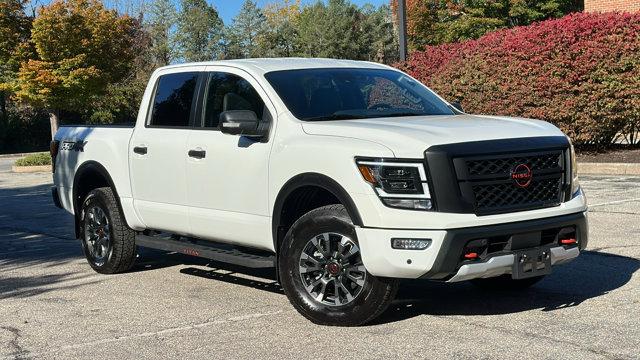 2024 nissan titan pro-4x