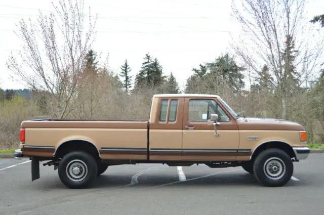 1989 ford f-250 pickup club cab xlt long bed 4wd 7.5l v8 only 22,934 miles!!!