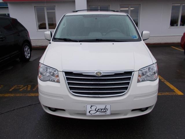 2010 chrysler town and country touring touring 4dr mini-van for sale in hammond, maine