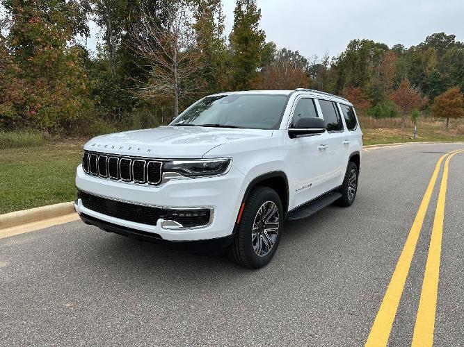 new 2024 jeep wagoneer series i 4x4