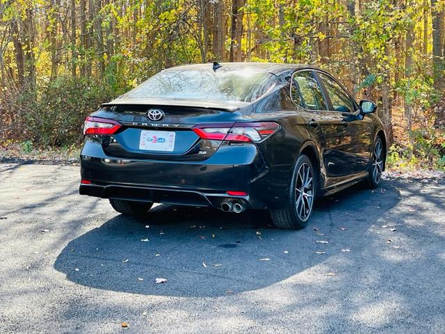 2021 toyota camry se