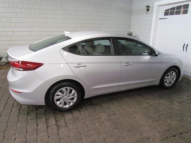 2017 hyundai elantra se se 4dr sedan (midyear release for sale in barre, vermont