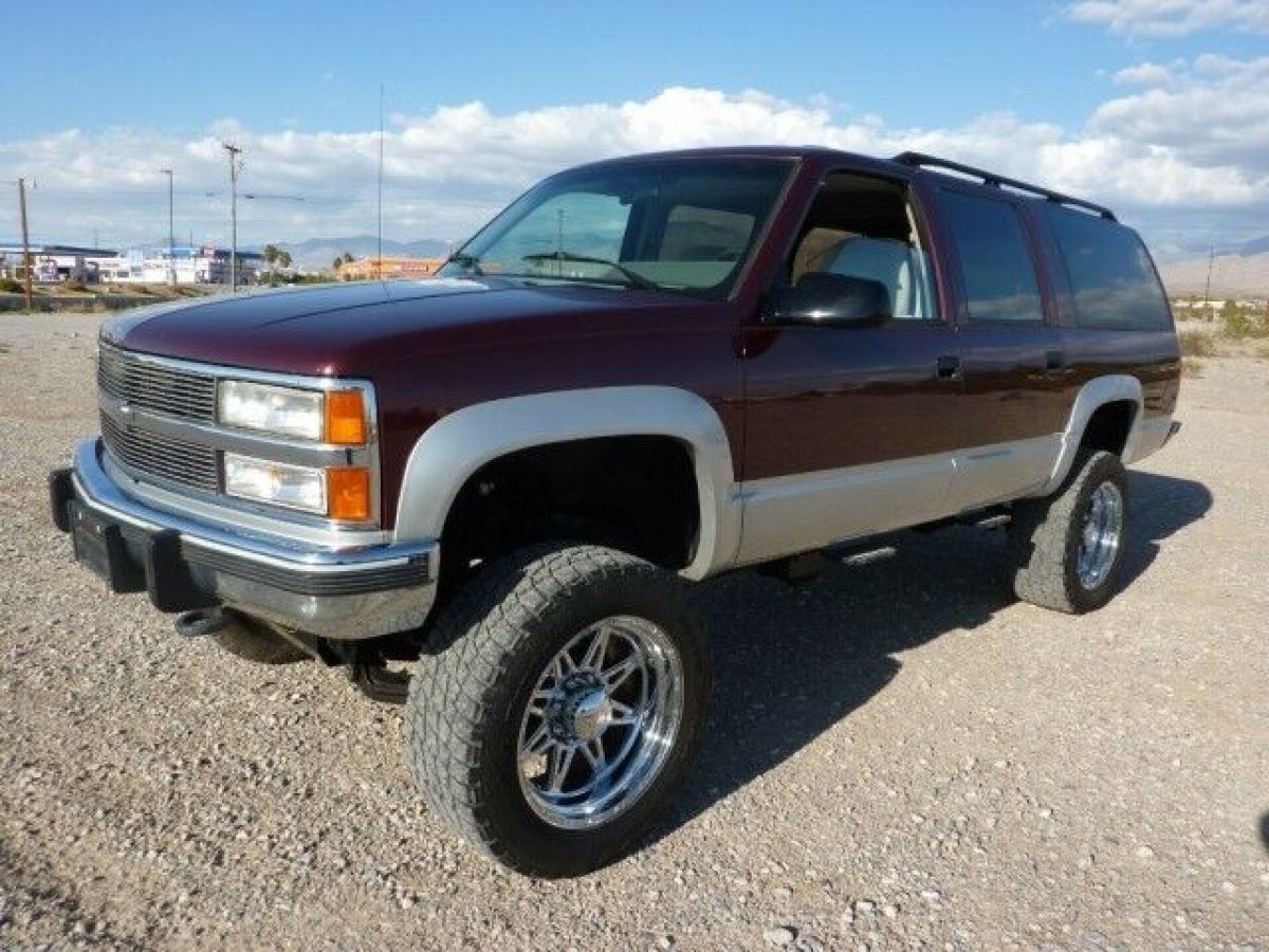 1992 chevrolet suburban 2500 4x4 454 big block big wheels lifted done right !!!!