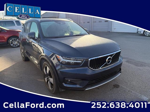 2021 volvo xc40 t4 momentum