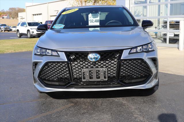 2022 toyota avalon hybrid xse