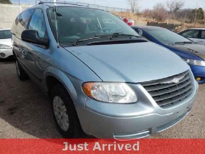 2005 chrysler town & country base in colorado springs, co