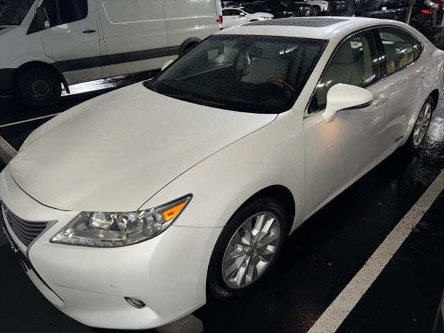 2013 lexus es 300h base
