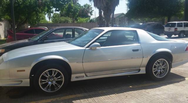 it runs and drives needs a gas tank there around 120 want something with a 350