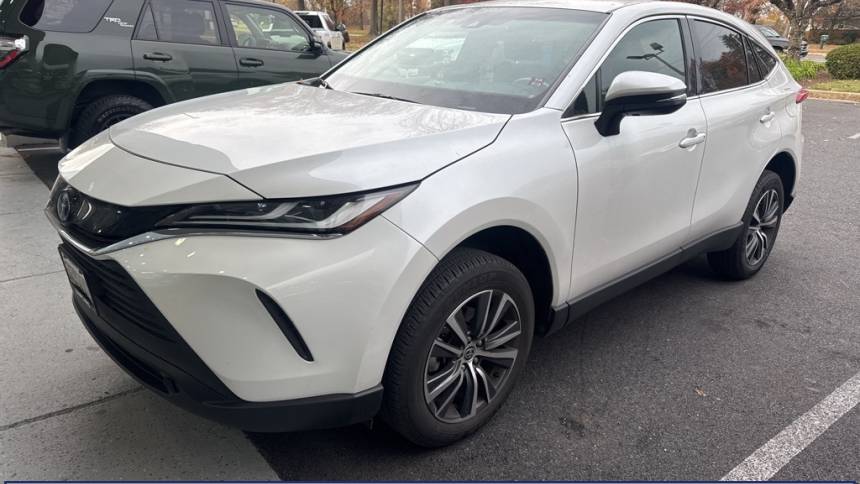 2023 toyota venza le