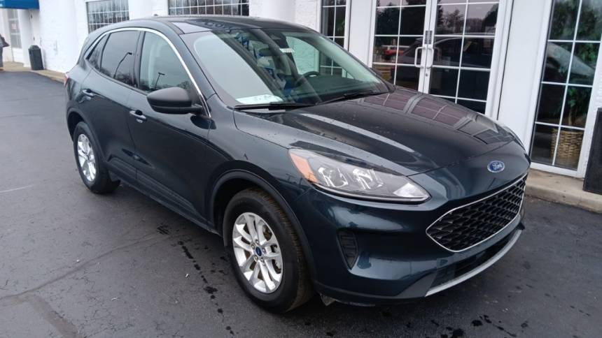 2022 ford escape se