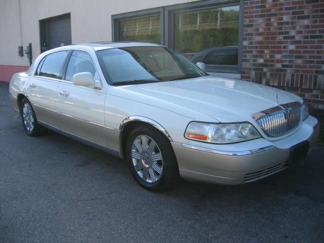 2004 lincoln town car ultimate for sale in essex junction, vermont