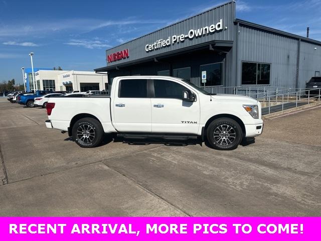 2021 nissan titan sv