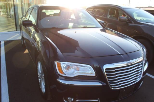 2014 chrysler 300 base