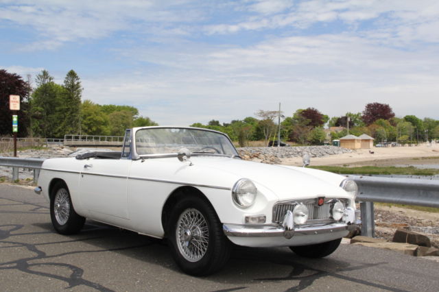 1965 mgb "chrome bumber, great condition, rare, needs nothing gorgeous!!!"