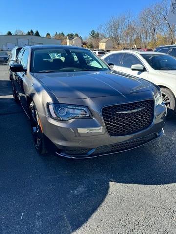 2023 chrysler 300 touring