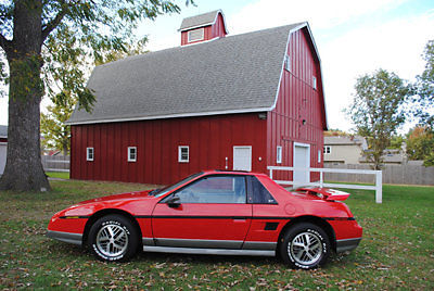 1985 pontiac fiero gt/nice!wow!show stopper!look!v6!mint!look!