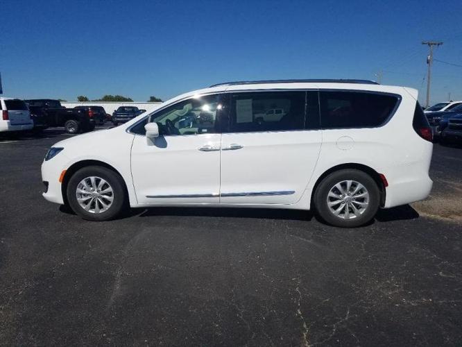 2018 chrysler pacifica touring l touring l 4dr mini-van for sale in garnett, kansas
