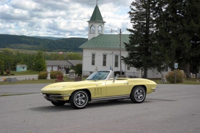 1965 chevrolet corvette yellow/black conv automatic